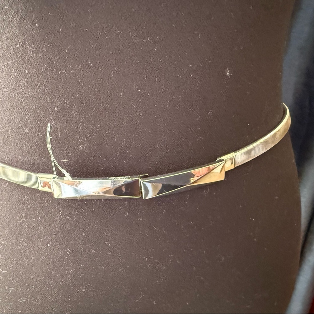 I.N.C. International Concepts Women’s Silver Stretch Belt NWOT Size Small
